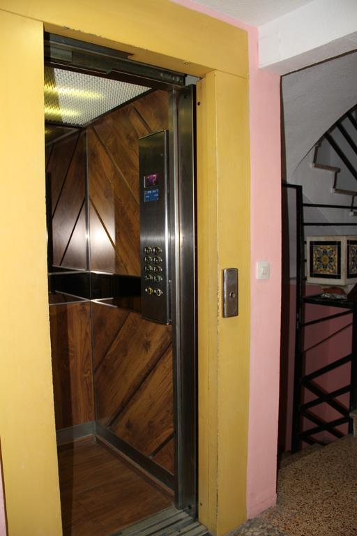 Hostal Mengual Gandia Zewnętrze zdjęcie