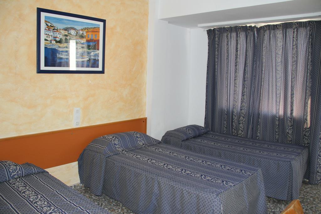 Hostal Mengual Gandia Zewnętrze zdjęcie